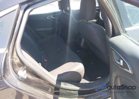 2015 Chrysler 200 Limited z USA, uszkodzony, nr VIN 1C3CCCAB1FN611418